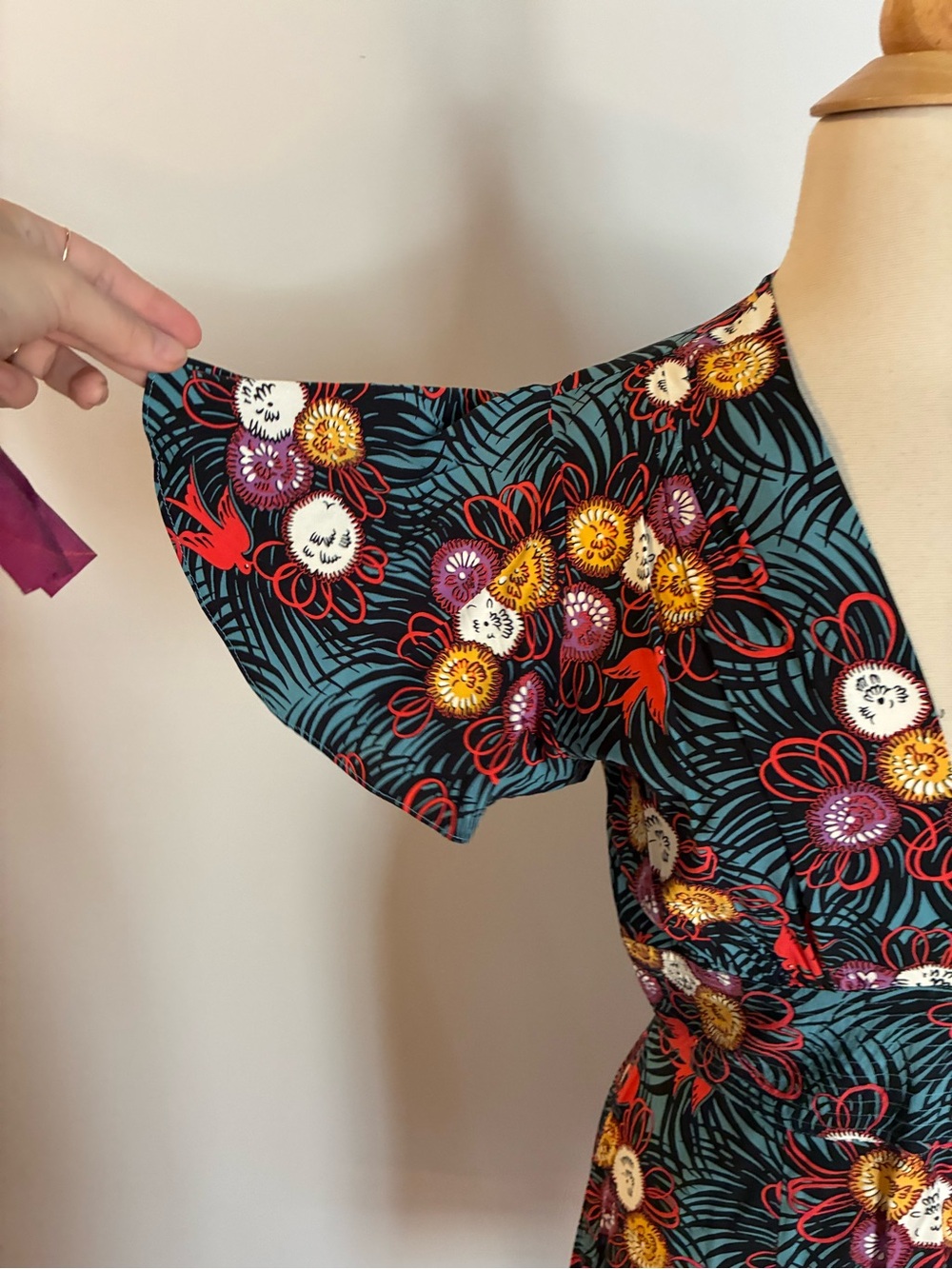 Trashy Diva Curious Corsage Flutter Sleeve Dress - Picture 6 of 7